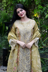 Golden Aura Set – Pink Petal Elegance