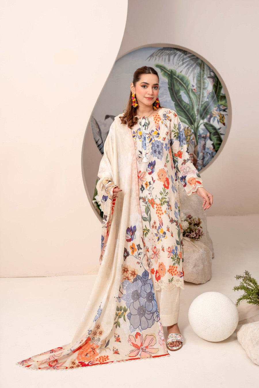 EMBROIDERED PRINTED LAWN 3PC SUIT