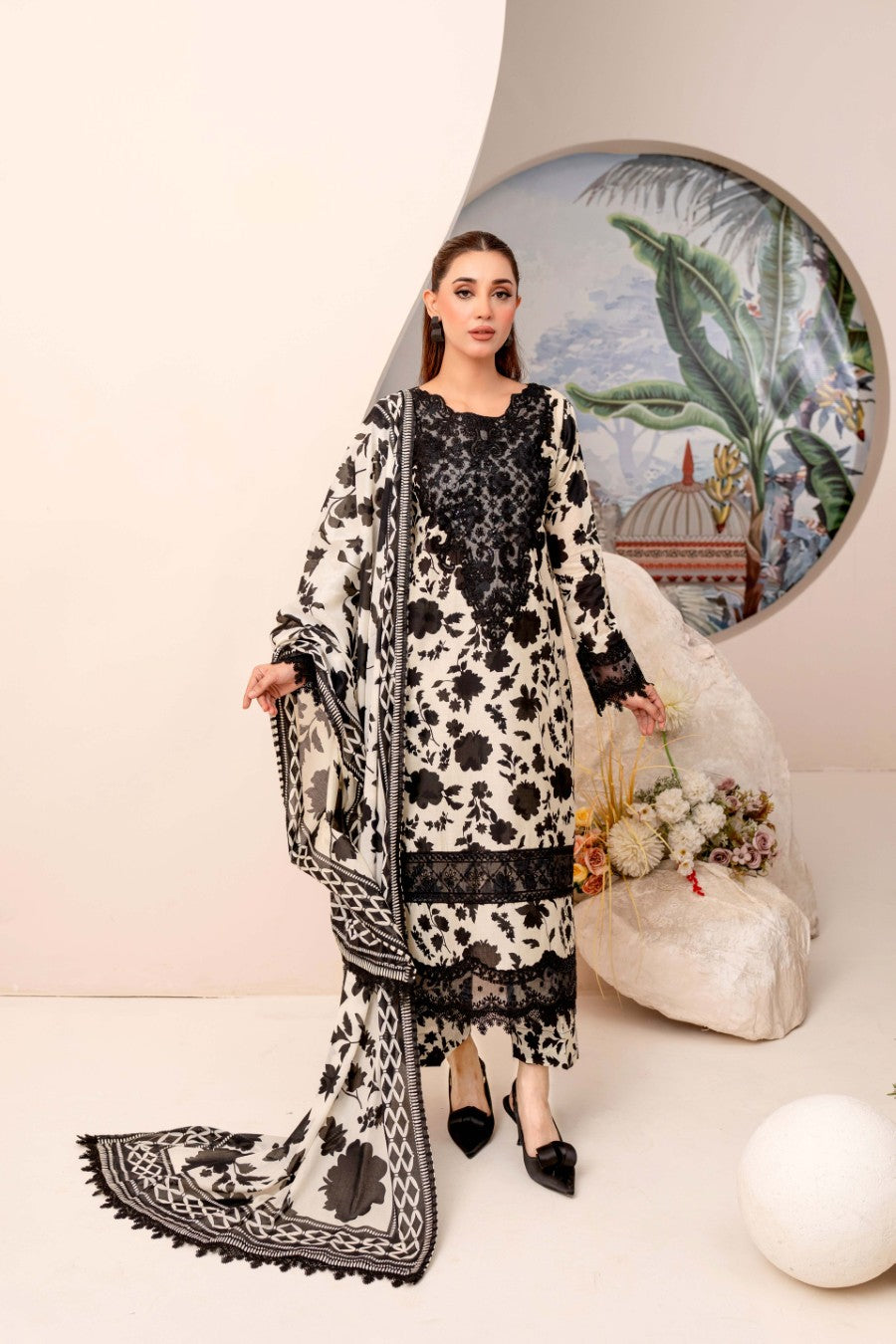 EMBROIDERED PRINTED LAWN 3PC SUIT
