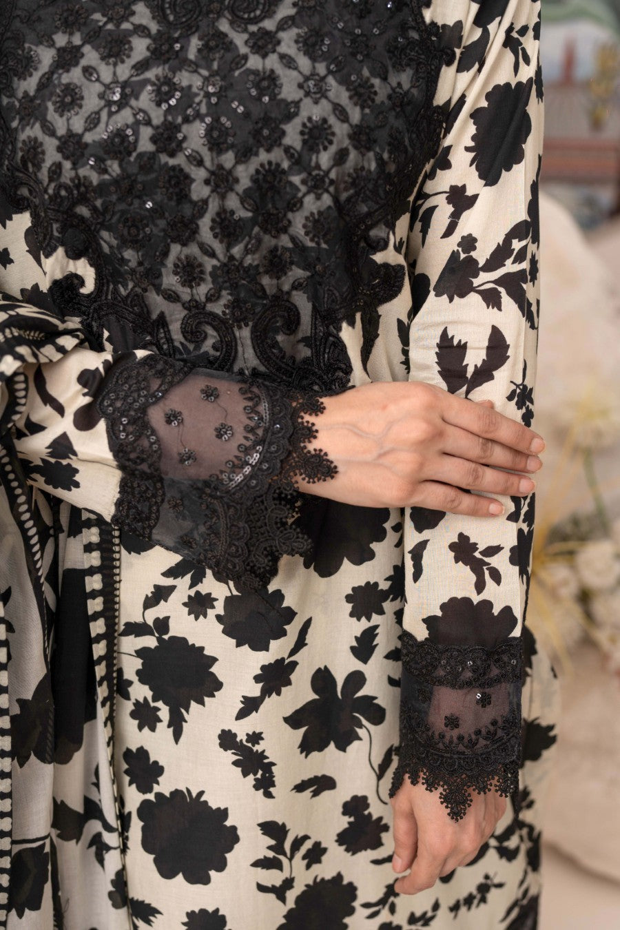 EMBROIDERED PRINTED LAWN 3PC SUIT