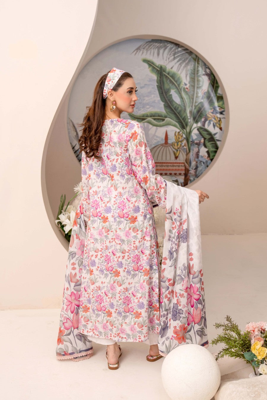 EMBROIDERED PRINTED LAWN 3PC SUIT