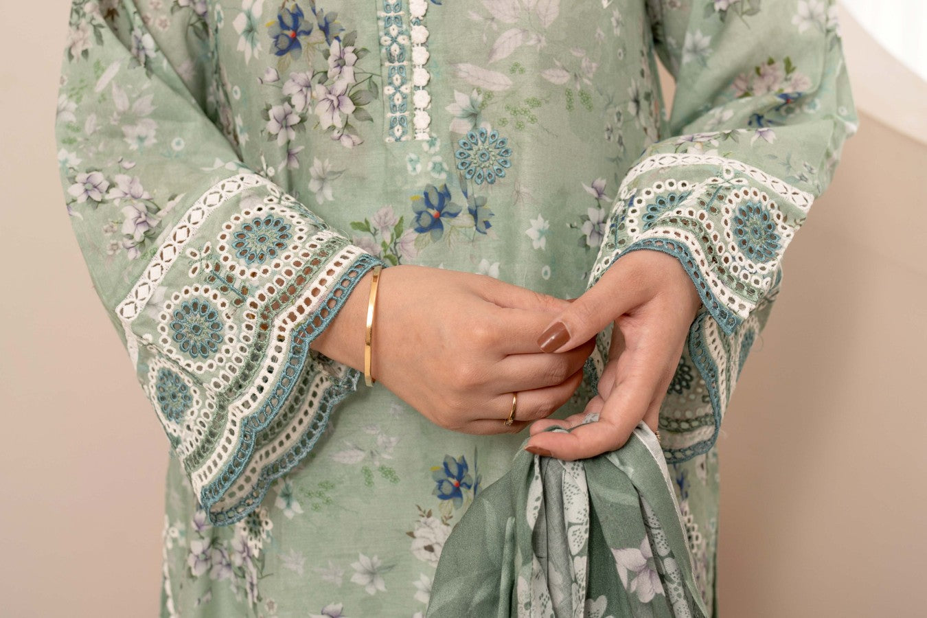 EMBROIDERED PRINTED LAWN 3PC SUIT