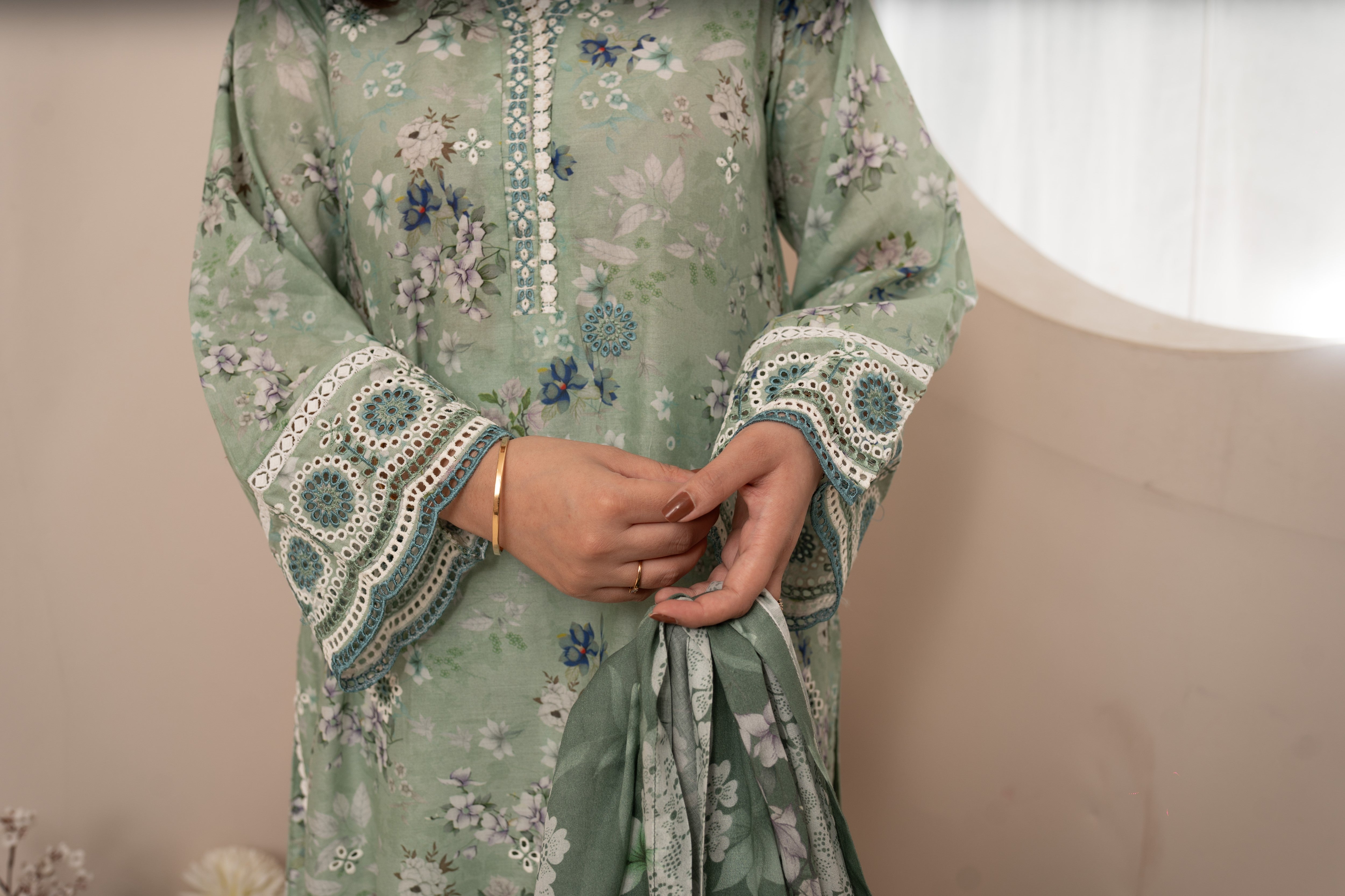 EMBROIDERED PRINTED LAWN 3PC SUIT