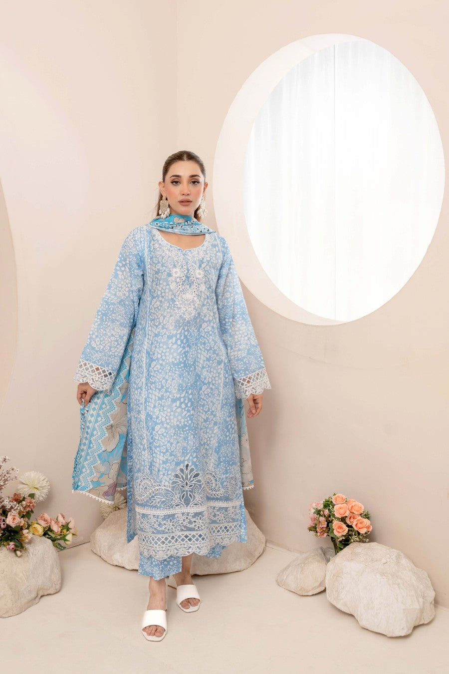 EMBROIDERED PRINTED LAWN 3PC SUIT