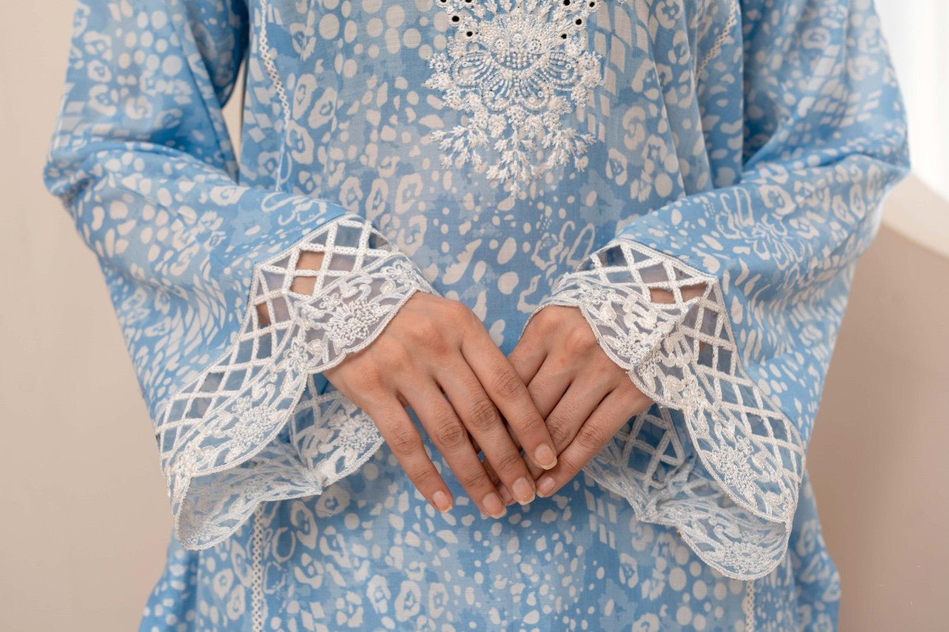EMBROIDERED PRINTED LAWN 3PC SUIT