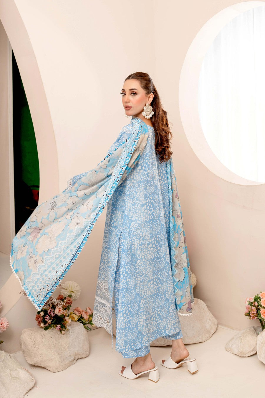 EMBROIDERED PRINTED LAWN 3PC SUIT