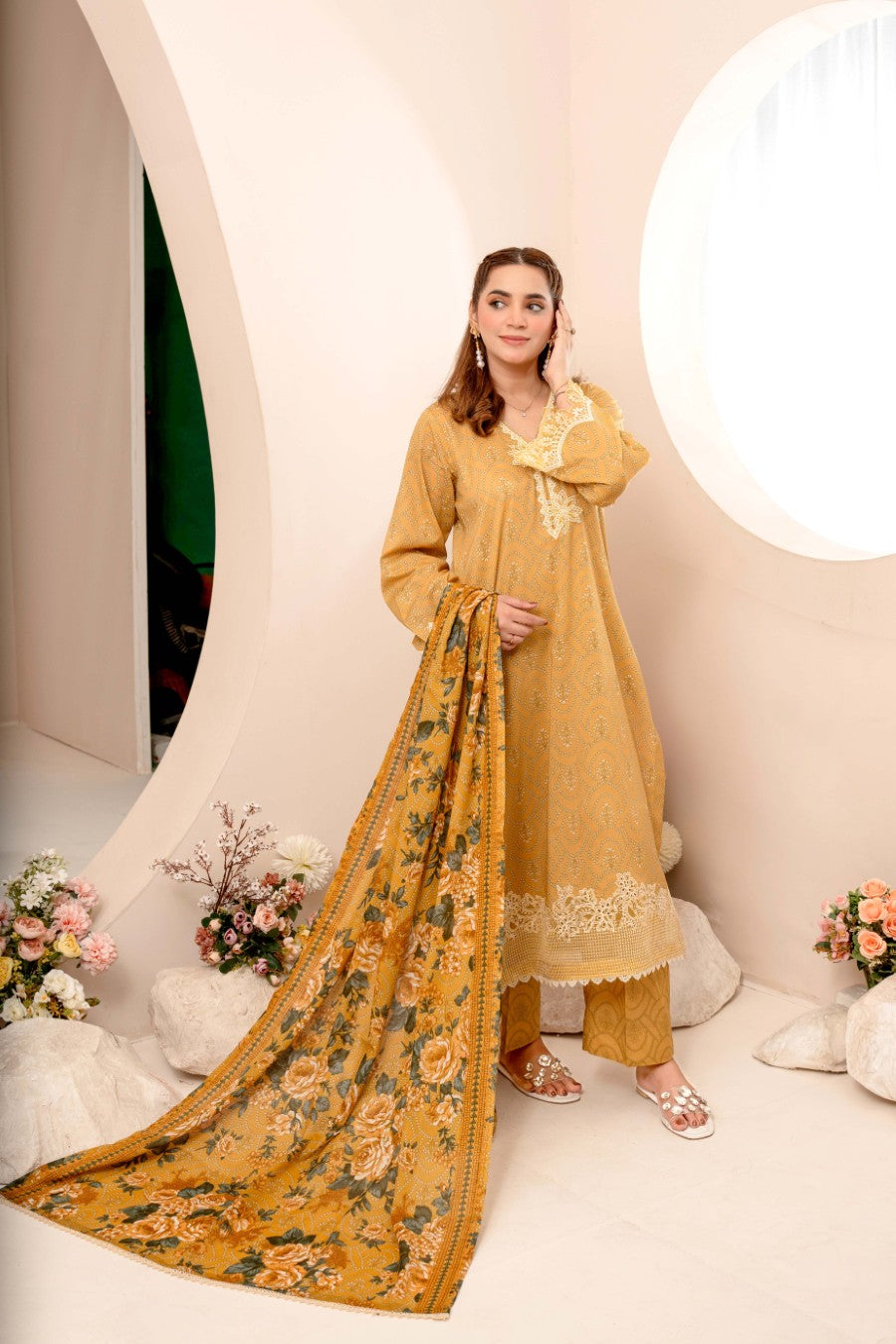 EMBROIDERED PRINTED LAWN 3PC SUIT