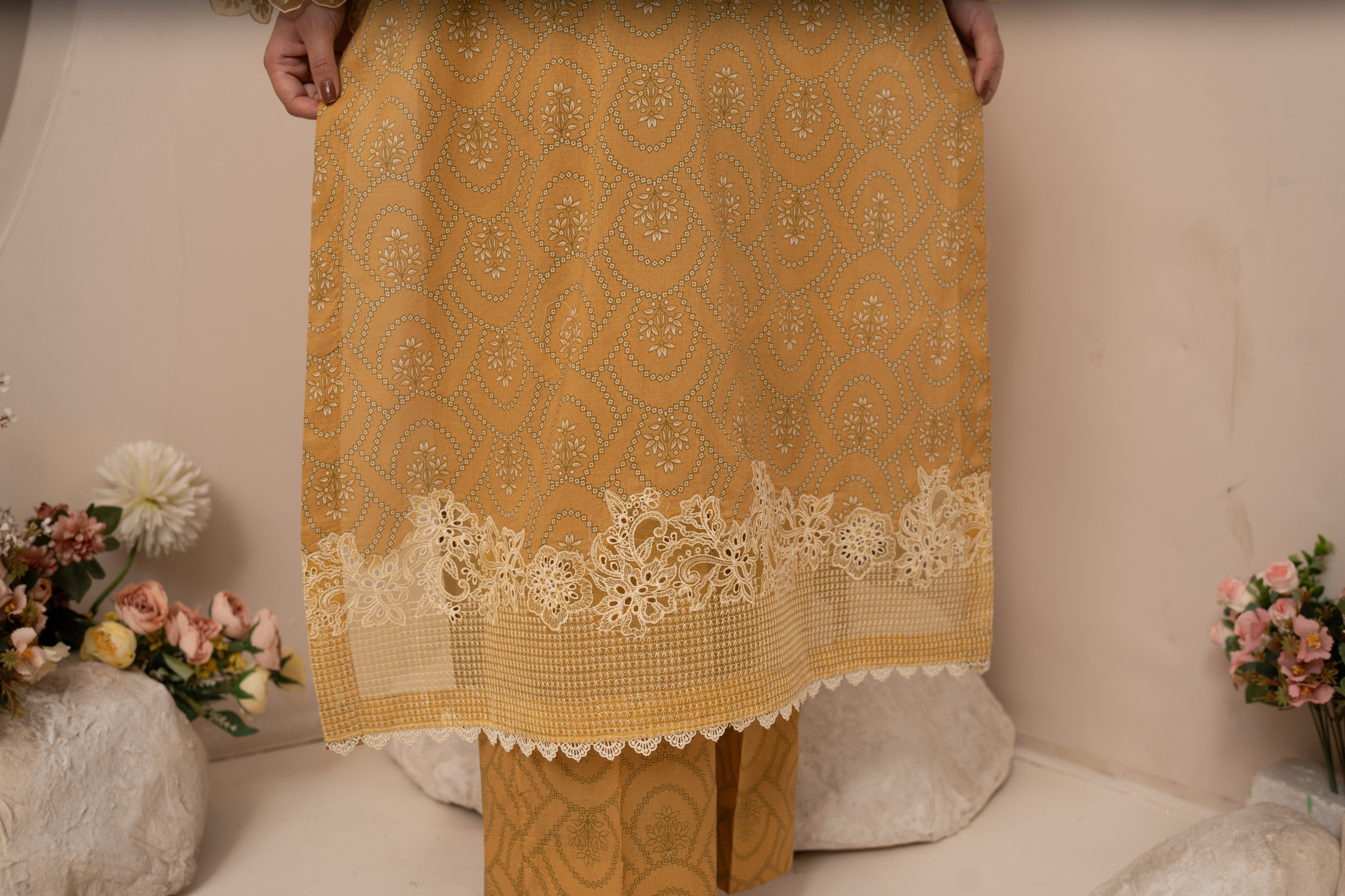 EMBROIDERED PRINTED LAWN 3PC SUIT