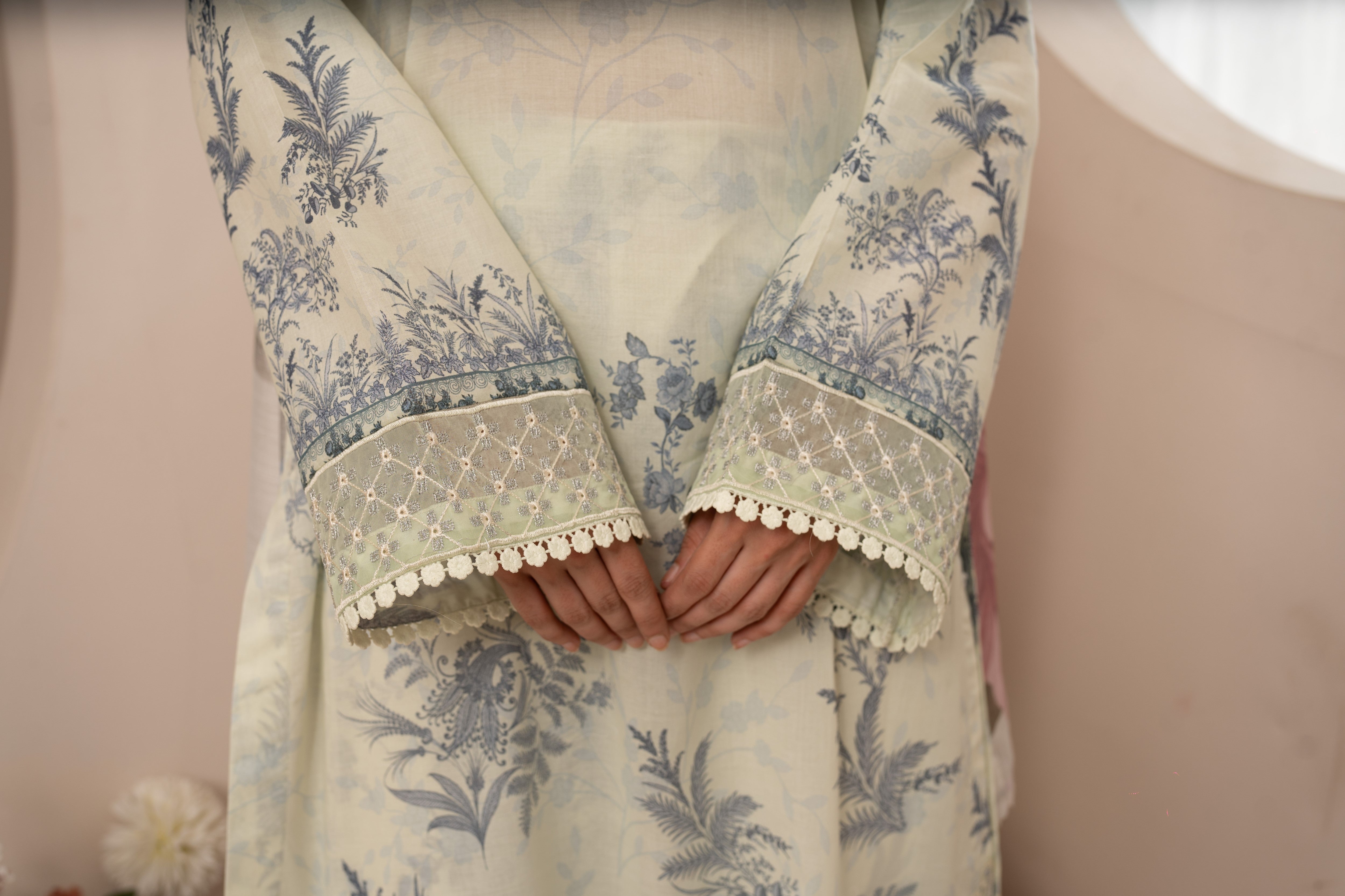 EMBROIDERED PRINTED LAWN 3PC SUIT