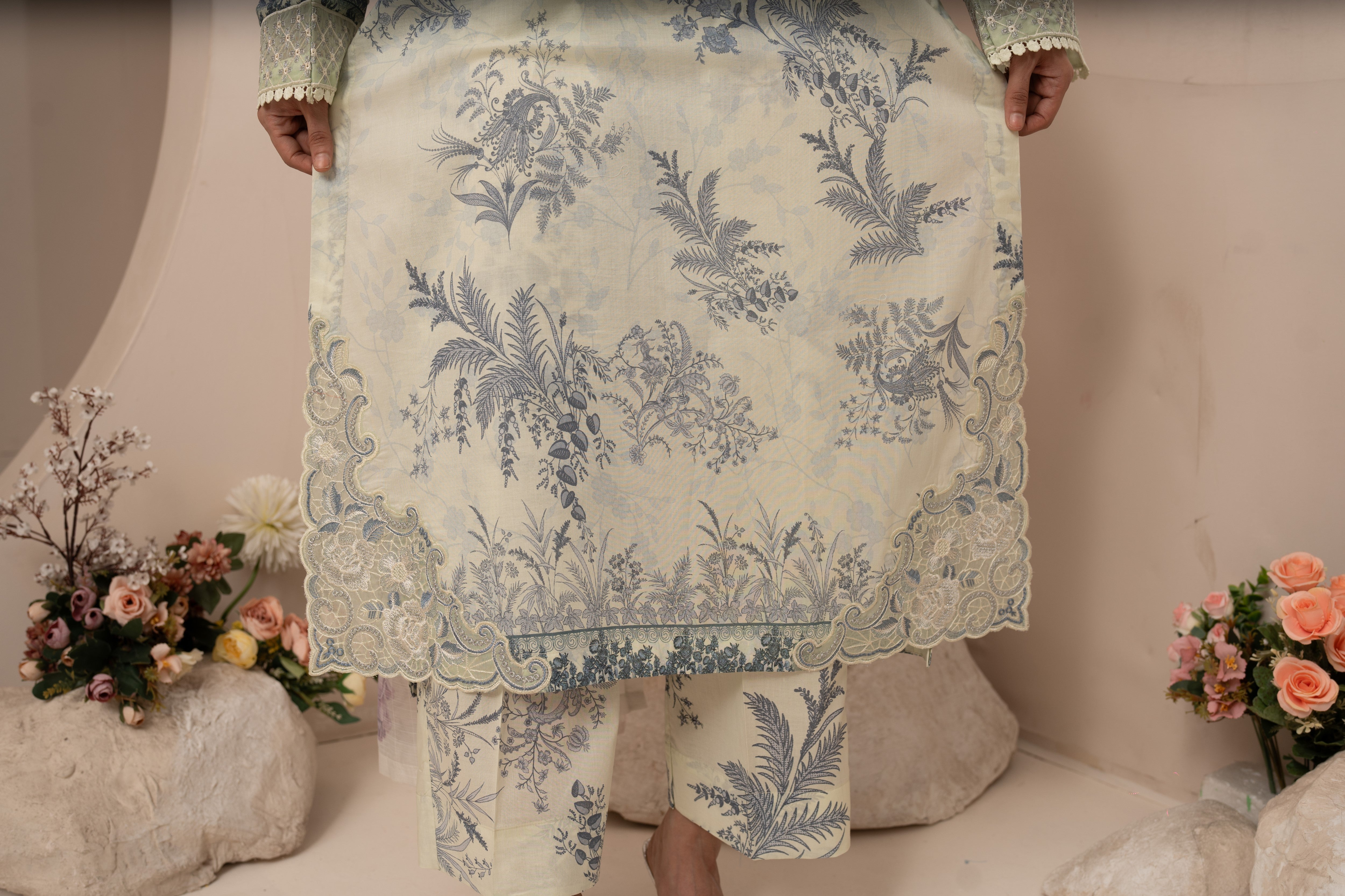 EMBROIDERED PRINTED LAWN 3PC SUIT