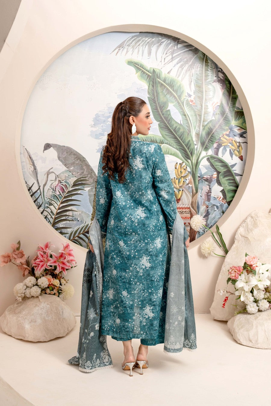 EMBROIDERED PRINTED LAWN 3PC SUIT