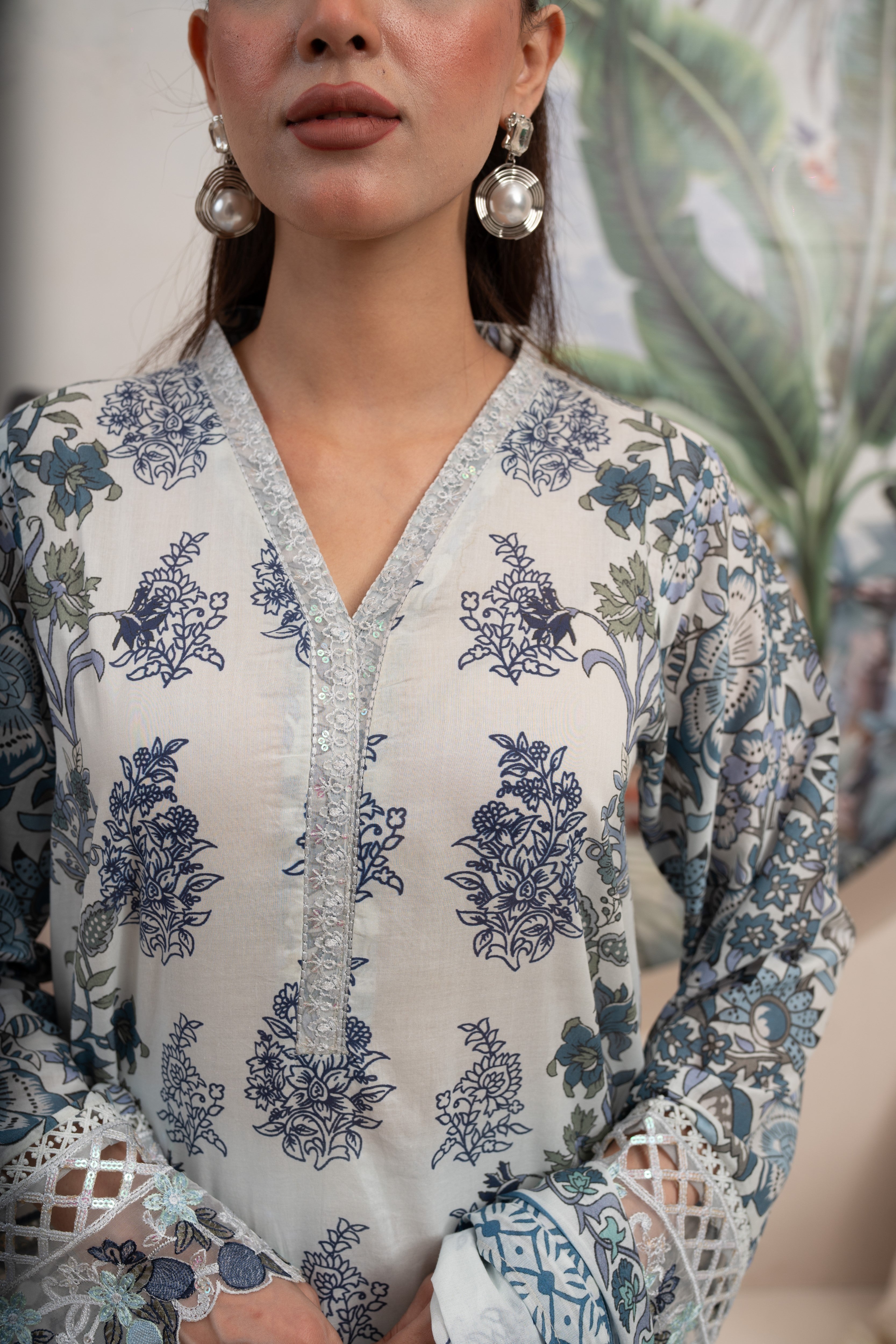 EMBROIDERED PRINTED LAWN 3PC SUIT