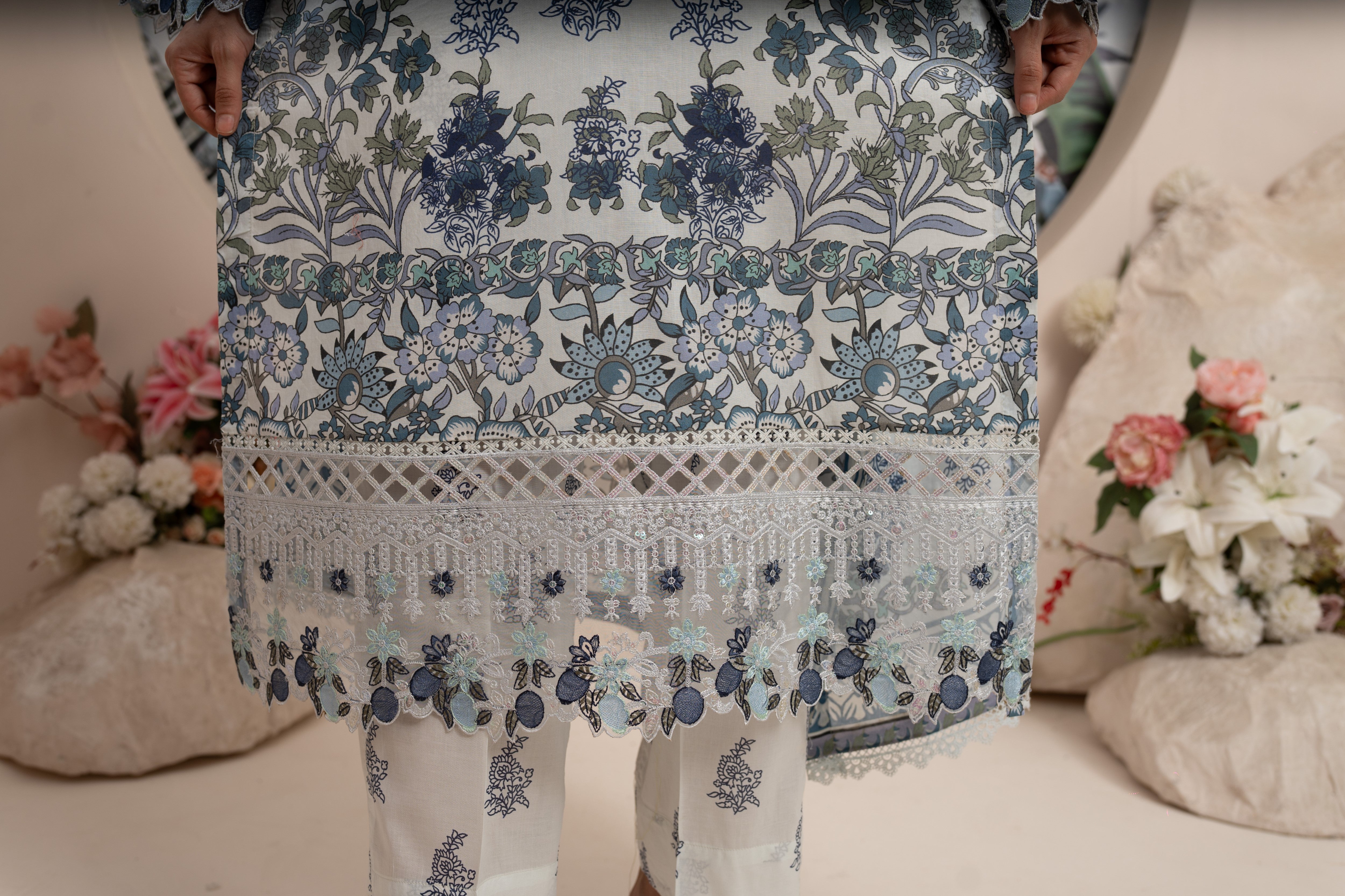 EMBROIDERED PRINTED LAWN 3PC SUIT