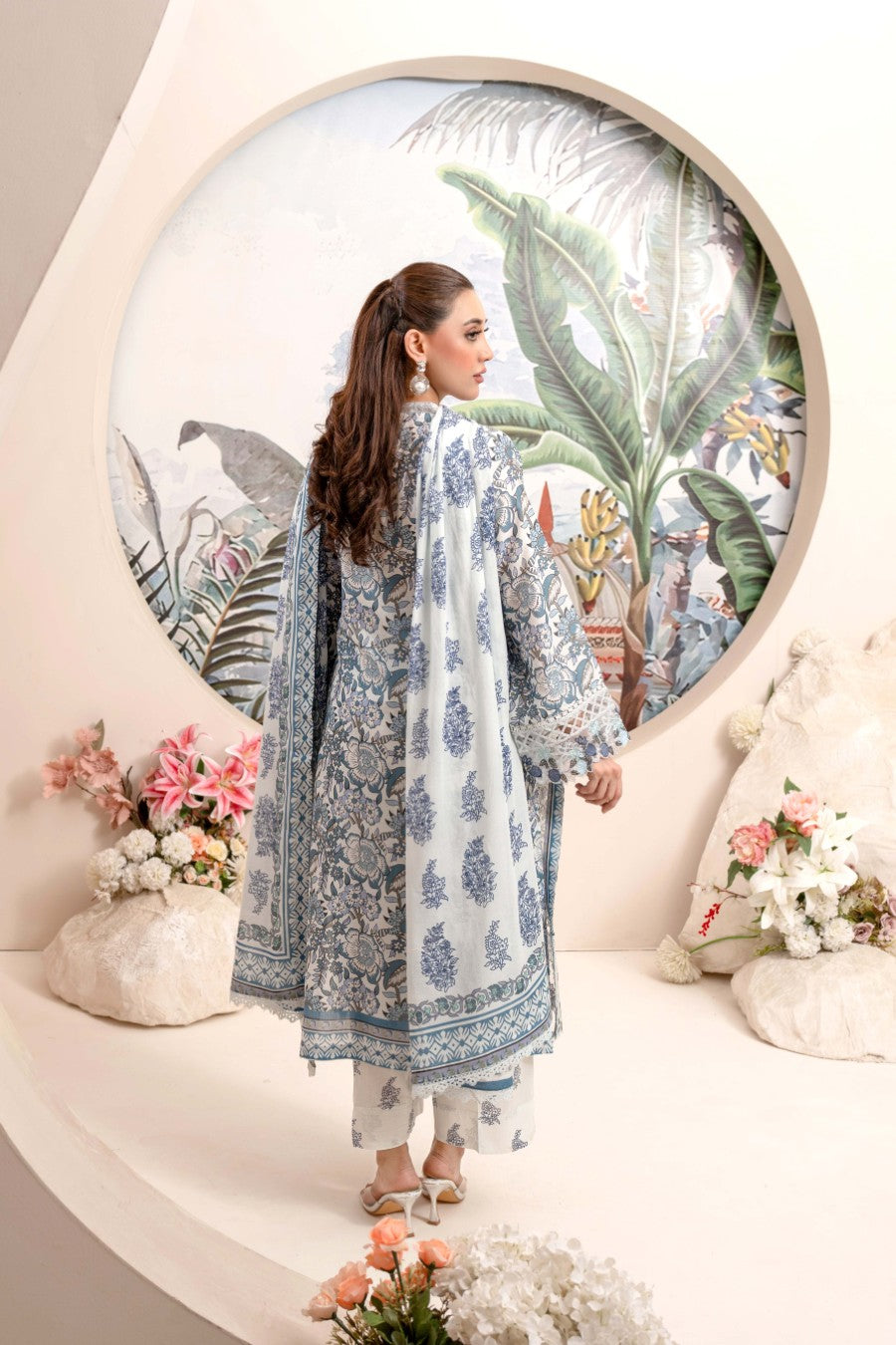 EMBROIDERED PRINTED LAWN 3PC SUIT