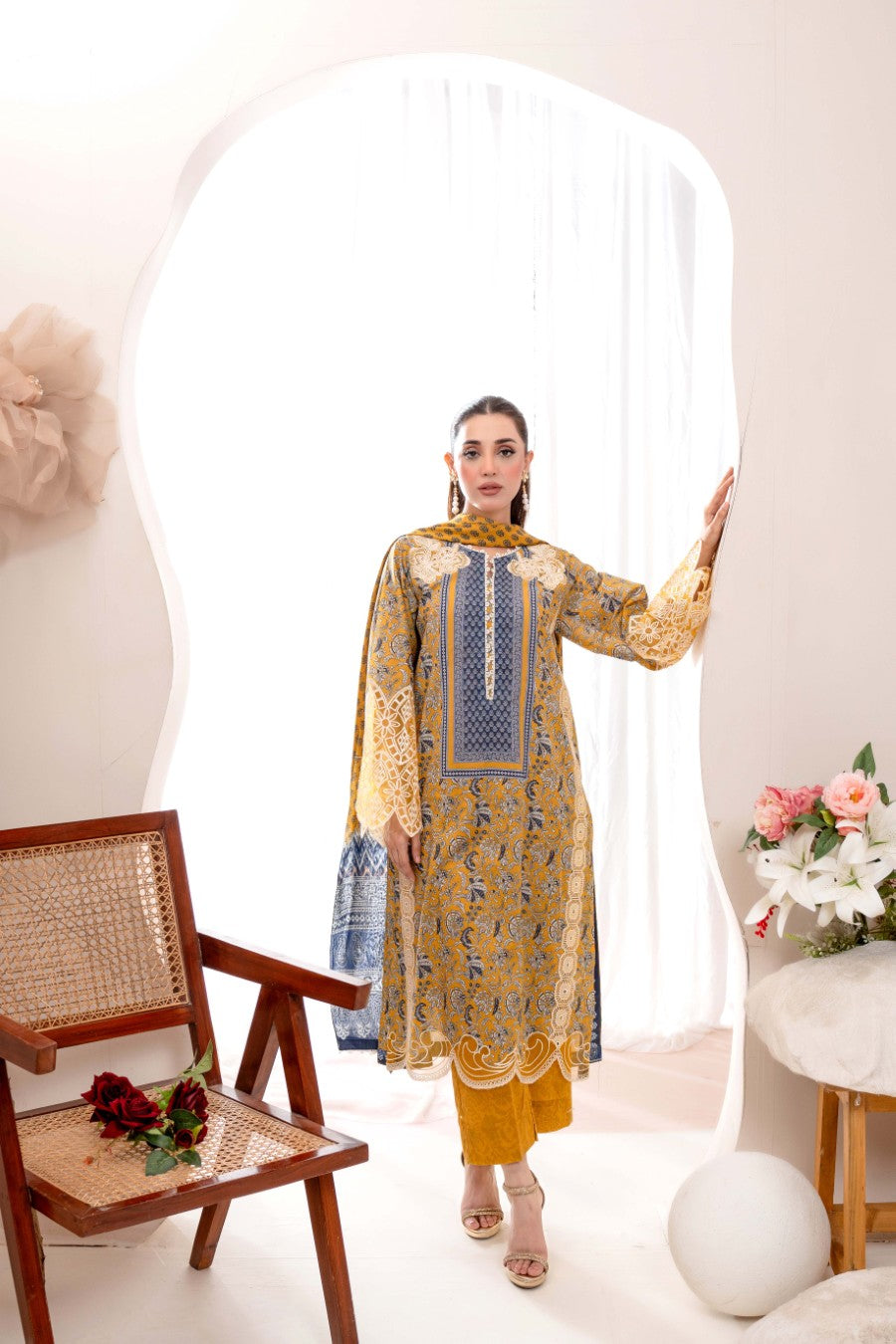 EMBROIDERED PRINTED LAWN 3PC SUIT