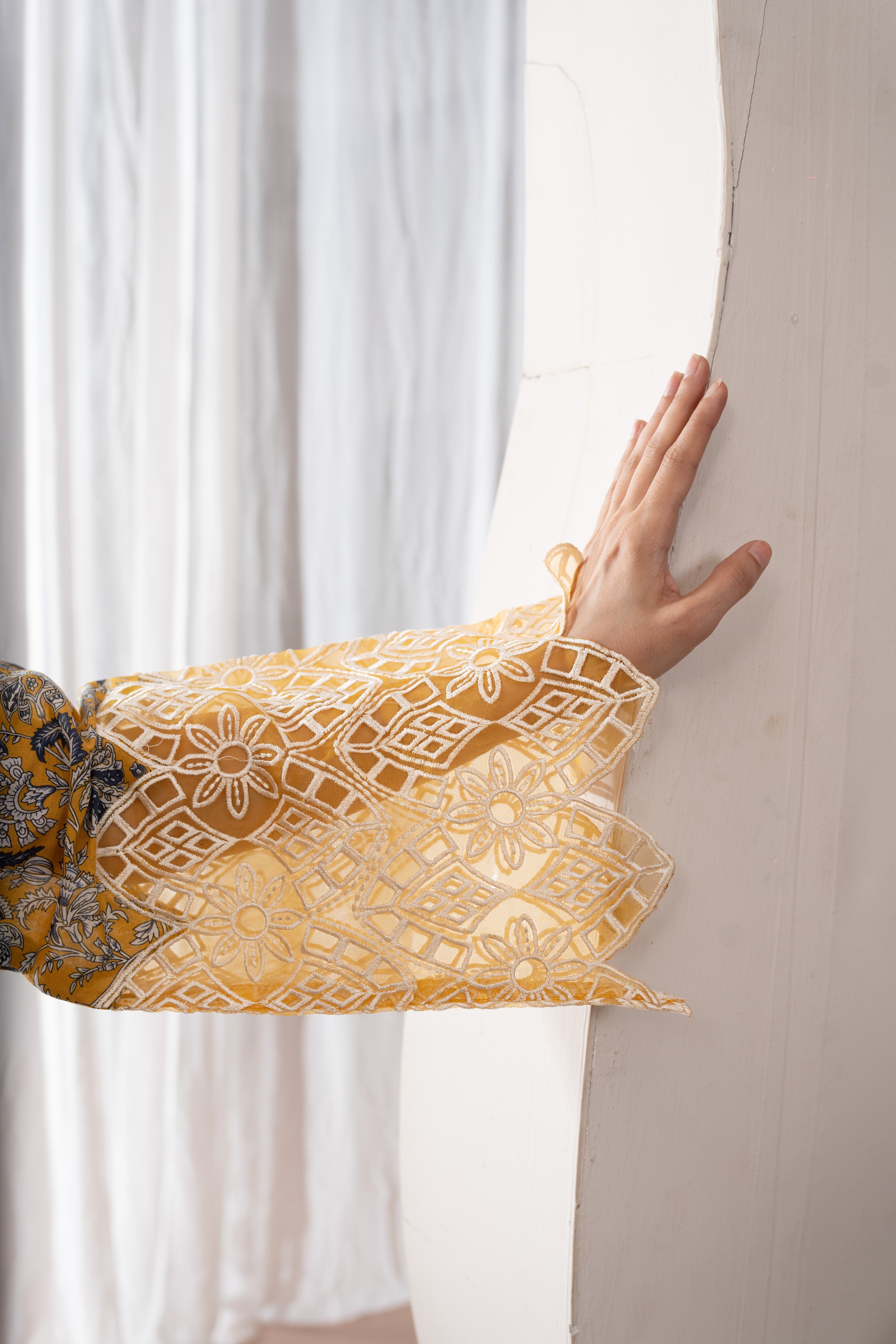 EMBROIDERED PRINTED LAWN 3PC SUIT