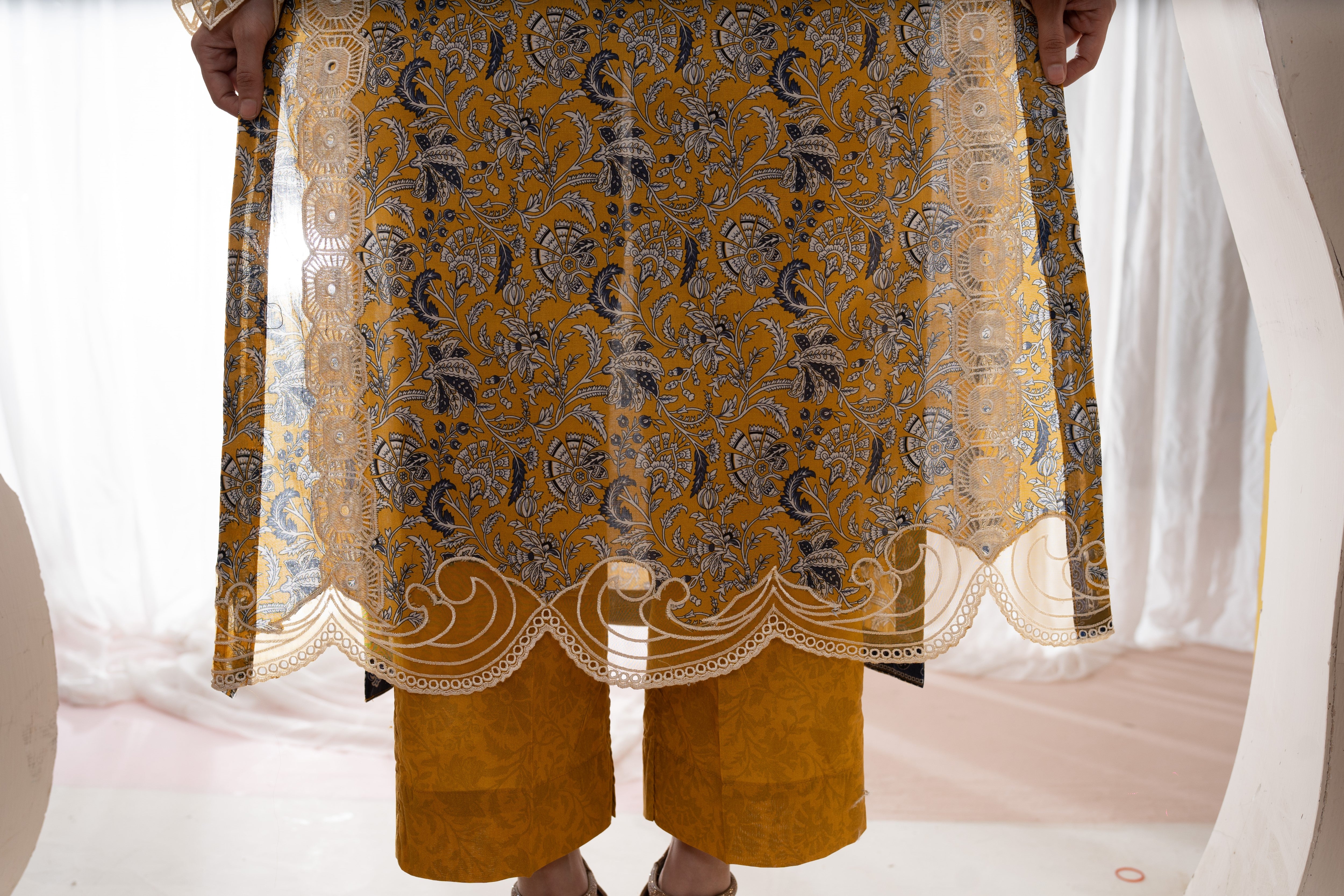 EMBROIDERED PRINTED LAWN 3PC SUIT