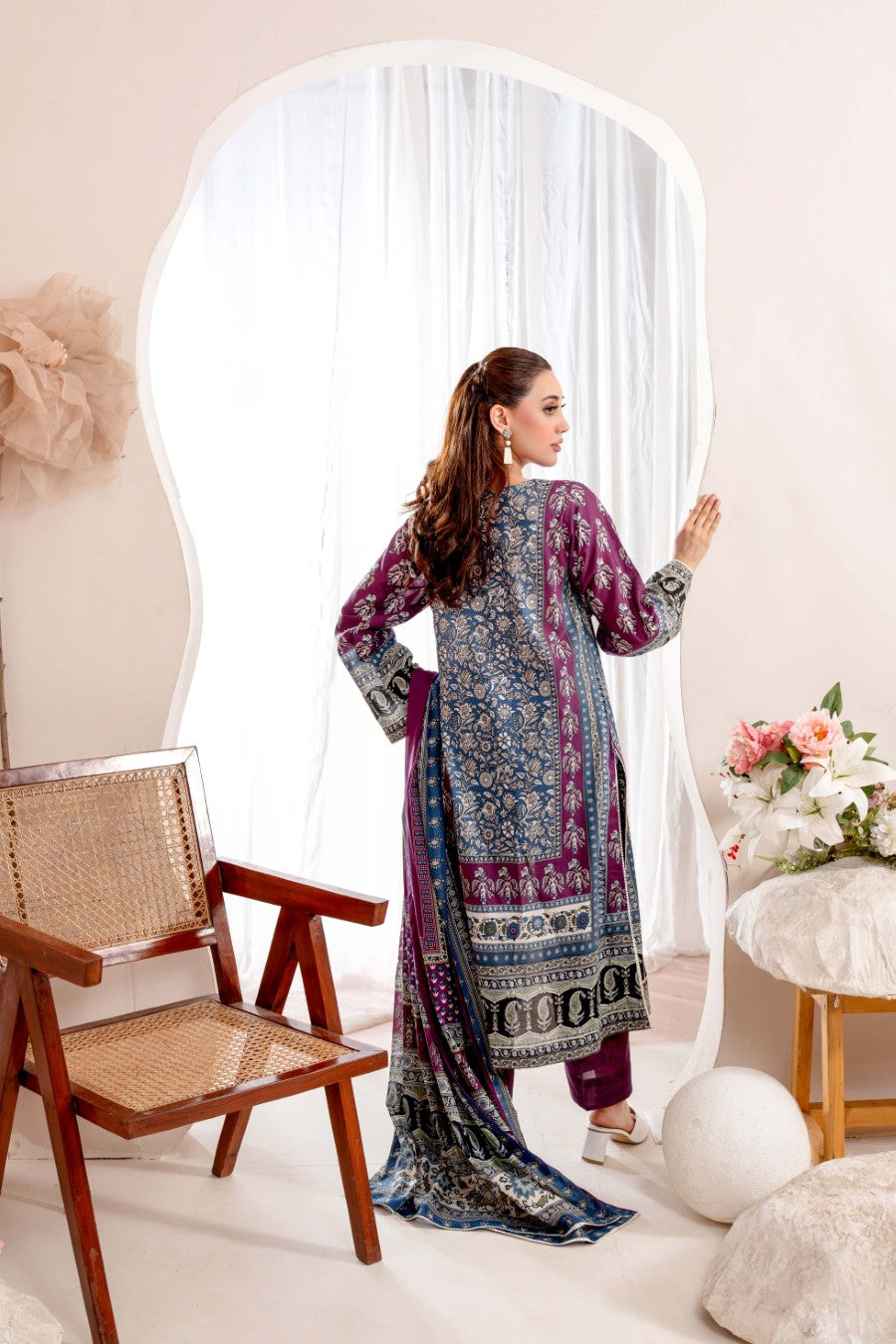 EMBROIDERED PRINTED LAWN 3PC SUIT