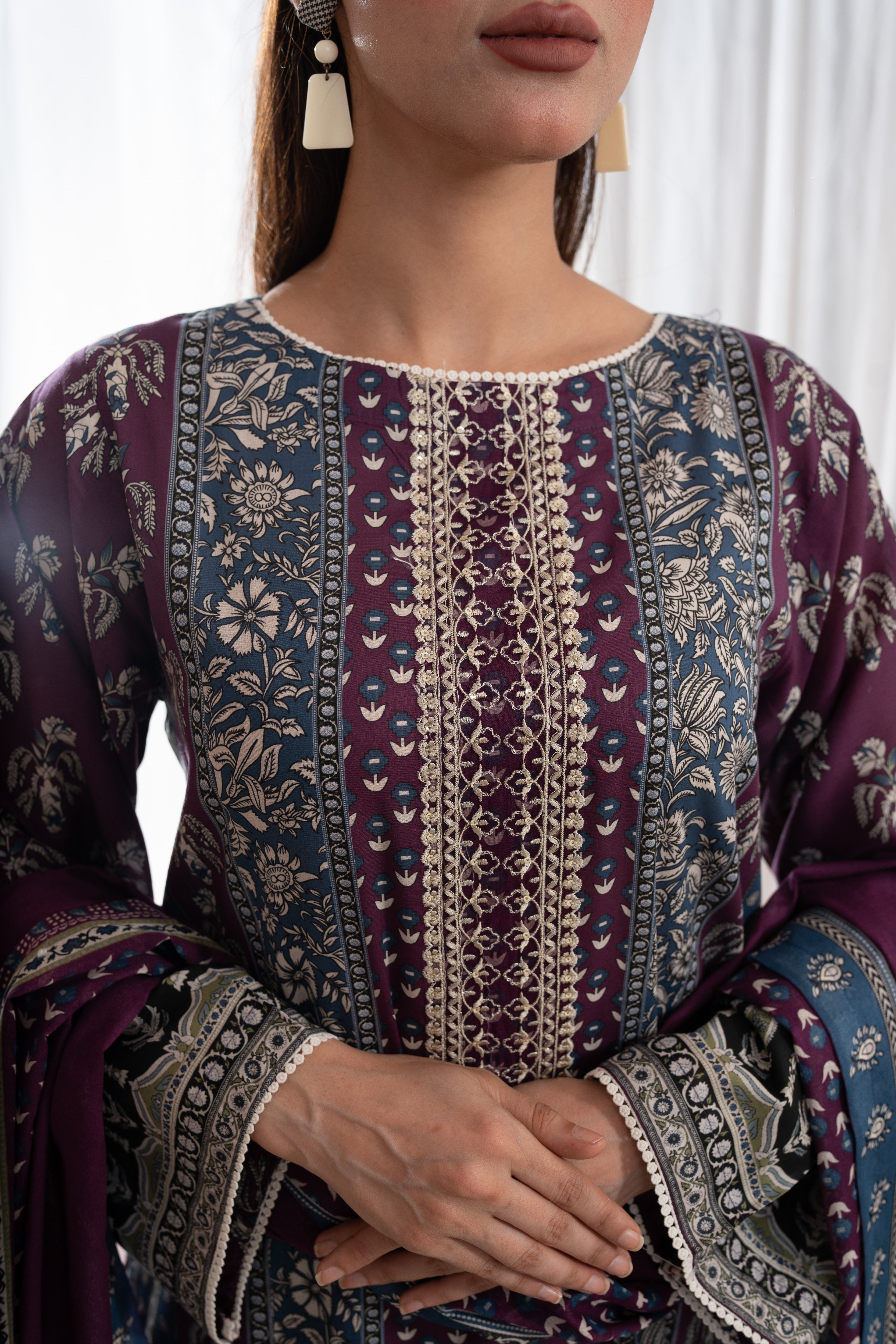 EMBROIDERED PRINTED LAWN 3PC SUIT