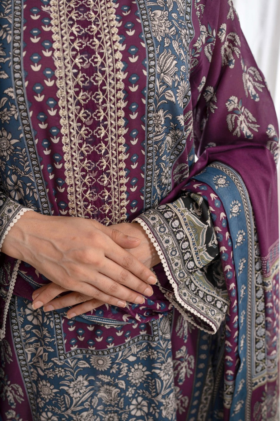 EMBROIDERED PRINTED LAWN 3PC SUIT