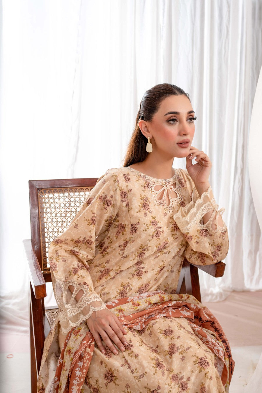 EMBROIDERED PRINTED LAWN 3PC SUIT