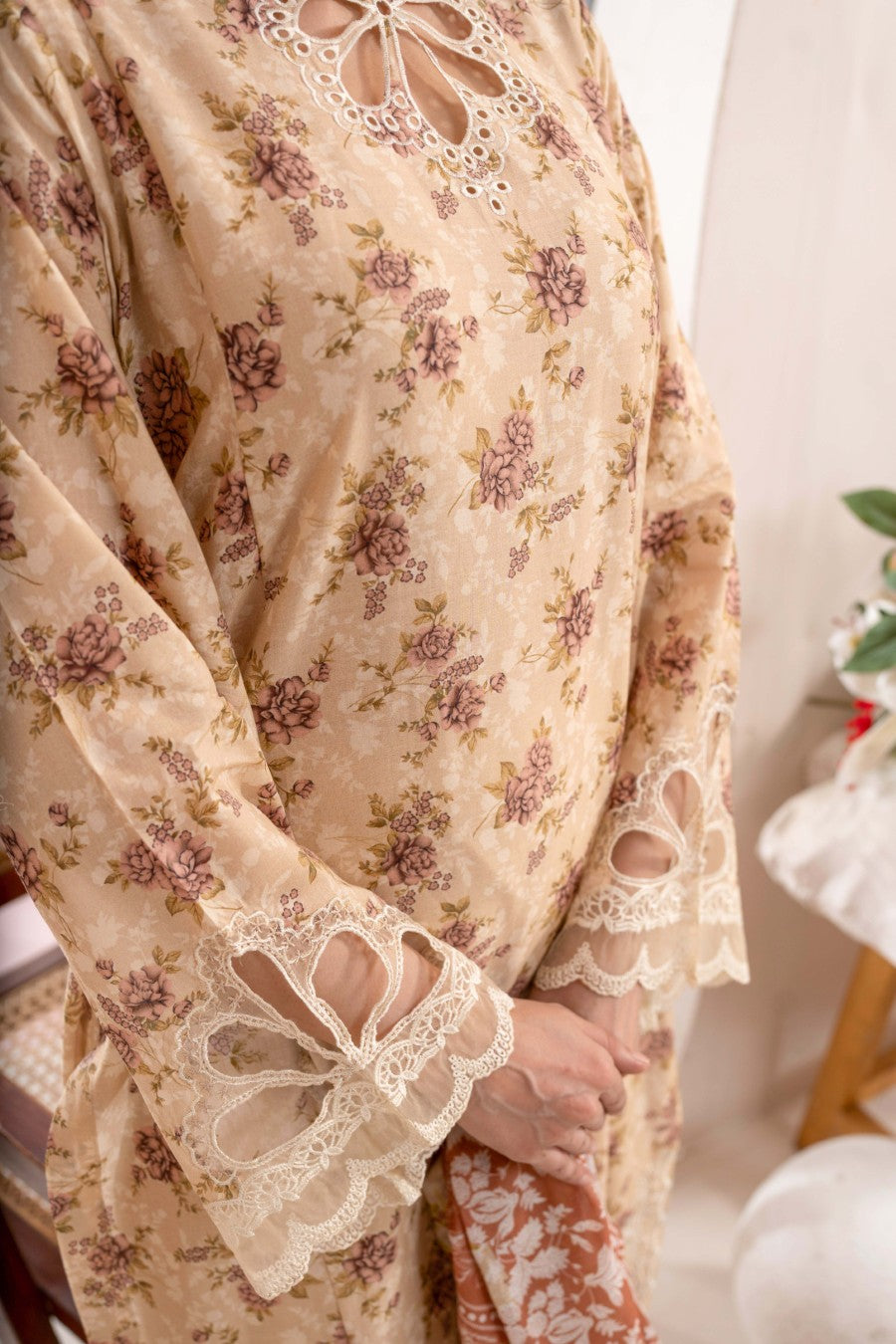 EMBROIDERED PRINTED LAWN 3PC SUIT