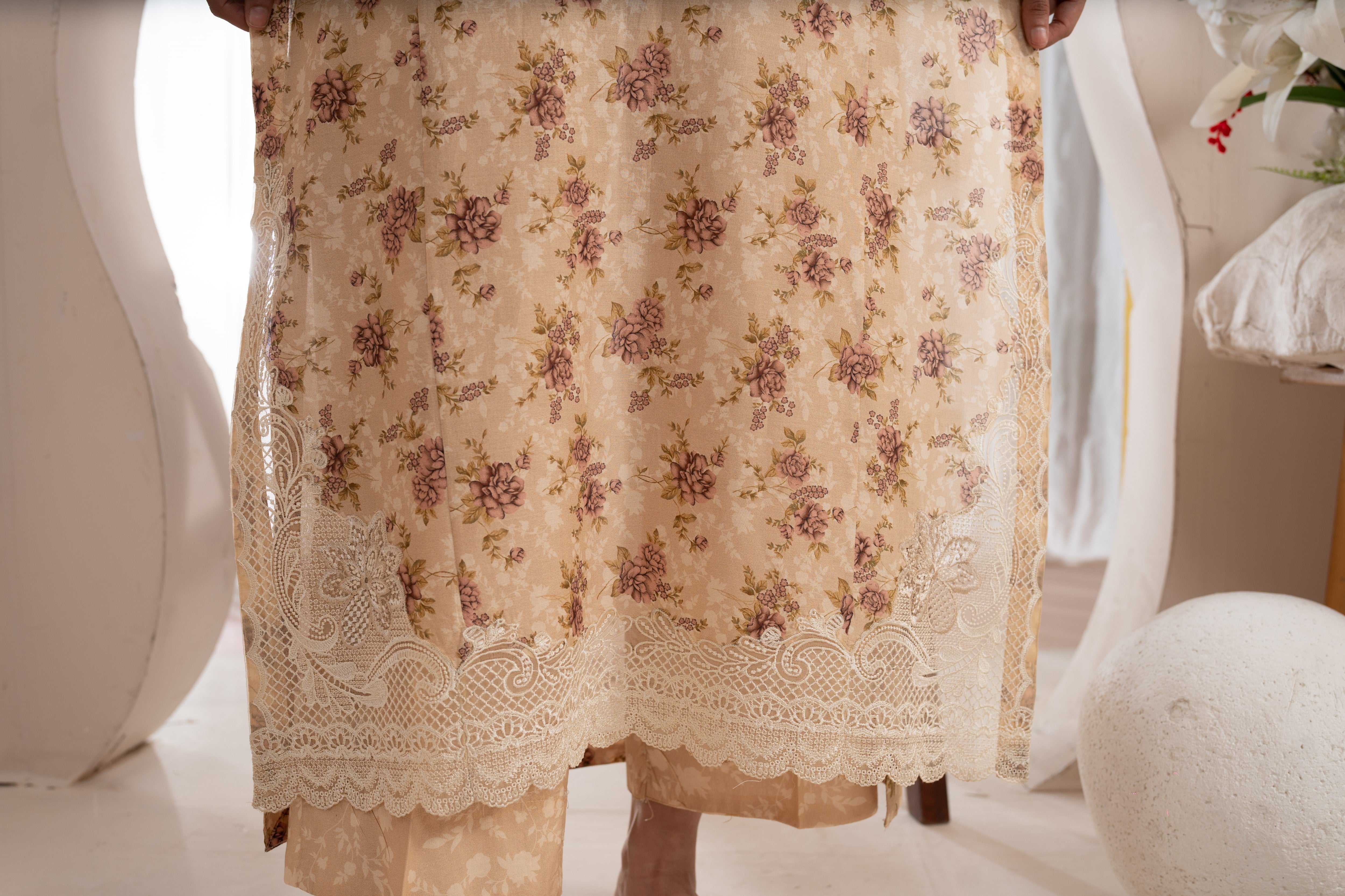 EMBROIDERED PRINTED LAWN 3PC SUIT
