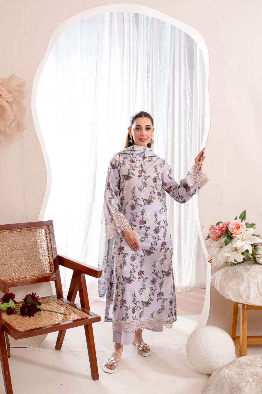EMBROIDERED PRINTED LAWN 3PC SUIT