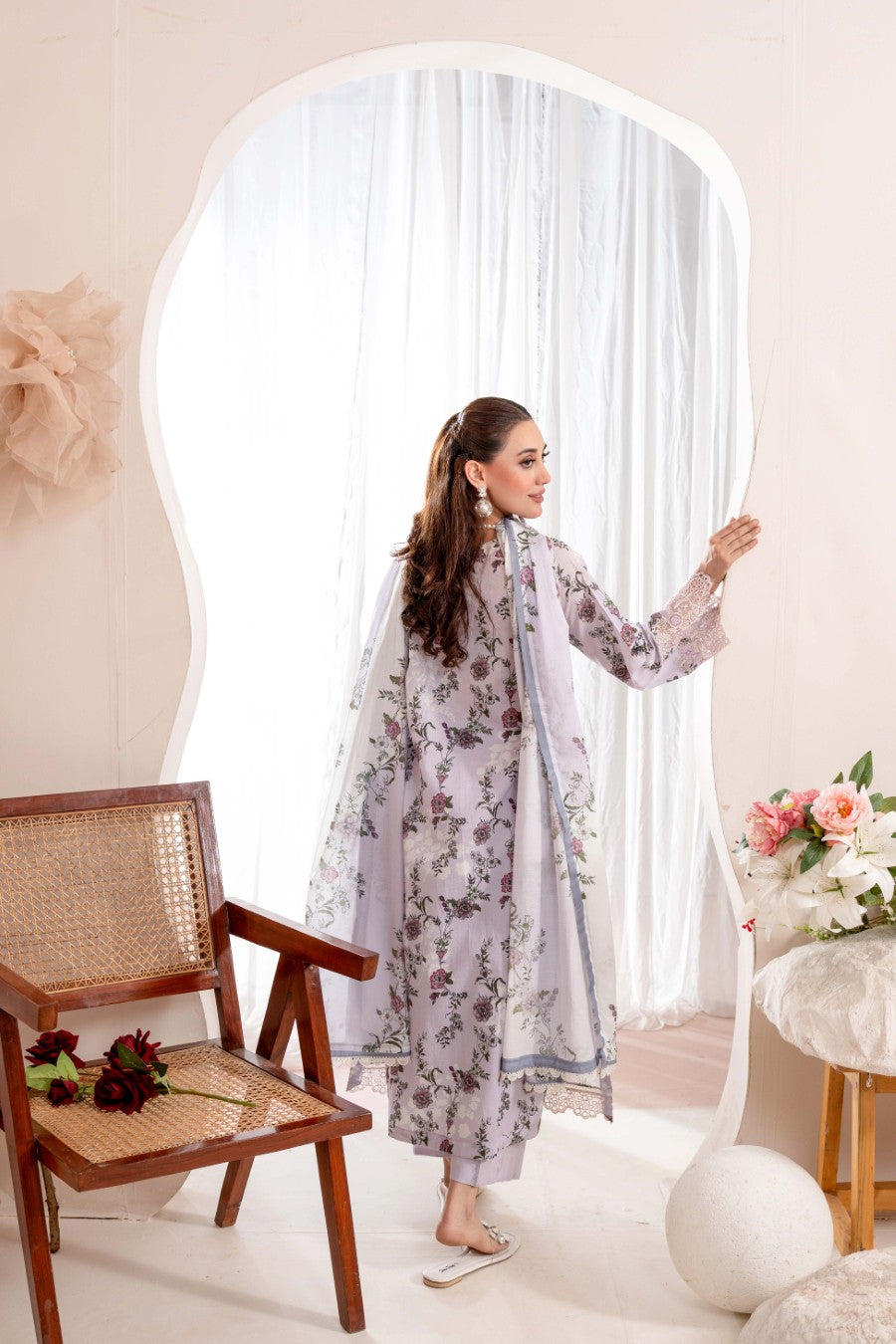 EMBROIDERED PRINTED LAWN 3PC SUIT