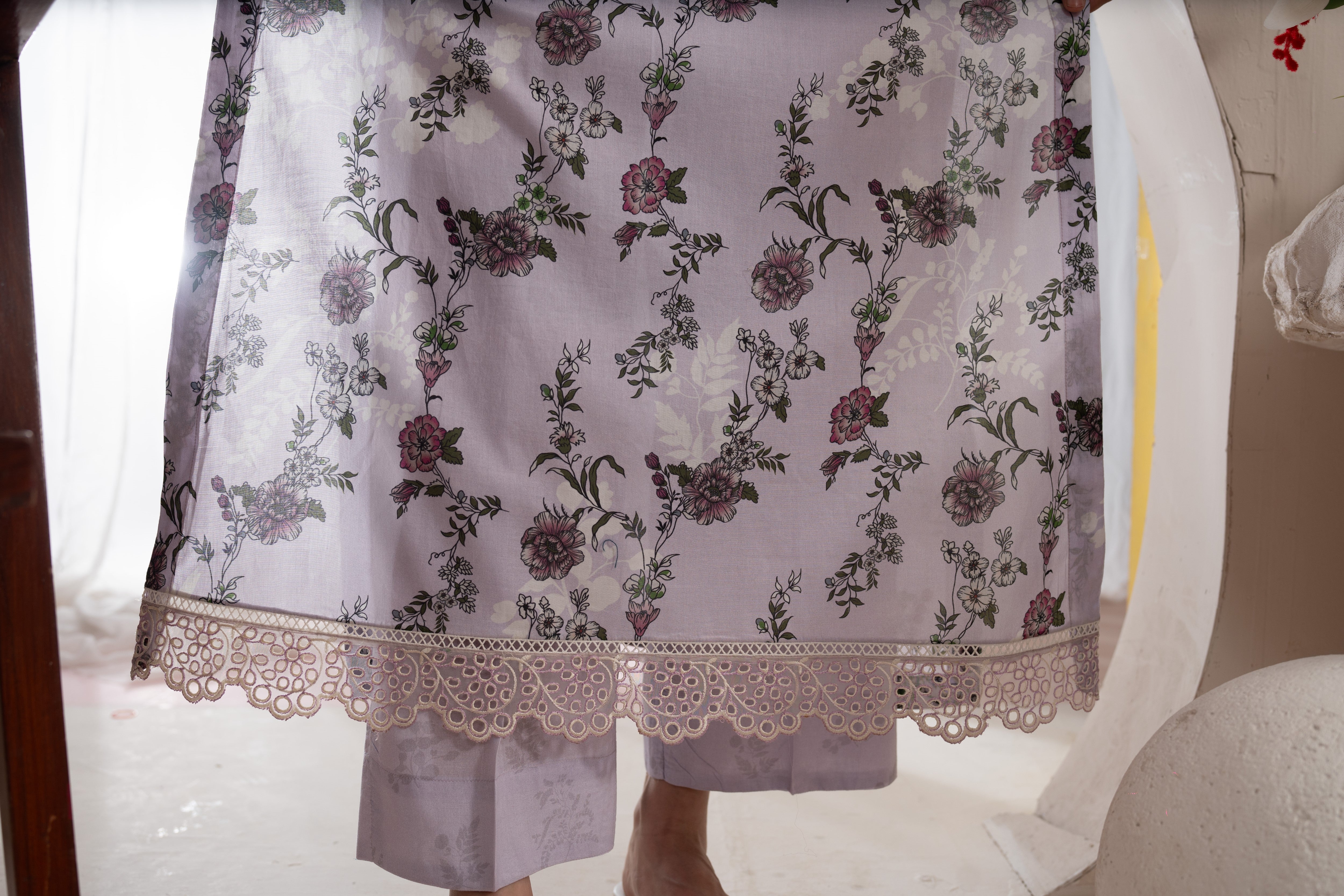 EMBROIDERED PRINTED LAWN 3PC SUIT